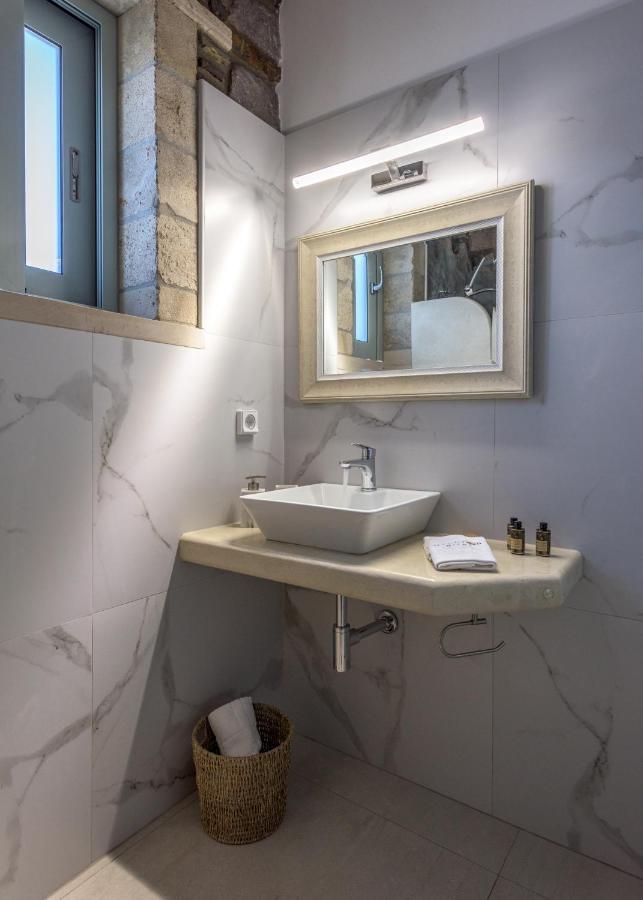 Hilltop Suites Milos Mytakas ภายนอก รูปภาพ