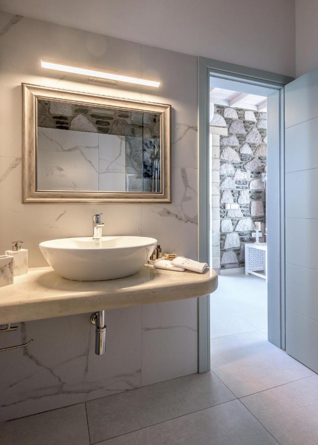 Hilltop Suites Milos Mytakas ภายนอก รูปภาพ